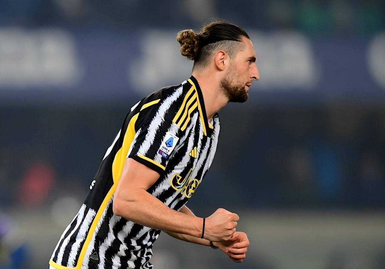 热那亚门将出色守门，帮助球队获胜