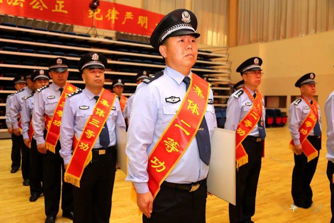 包含宁夏英雄取得客场胜利，提升士气的词条